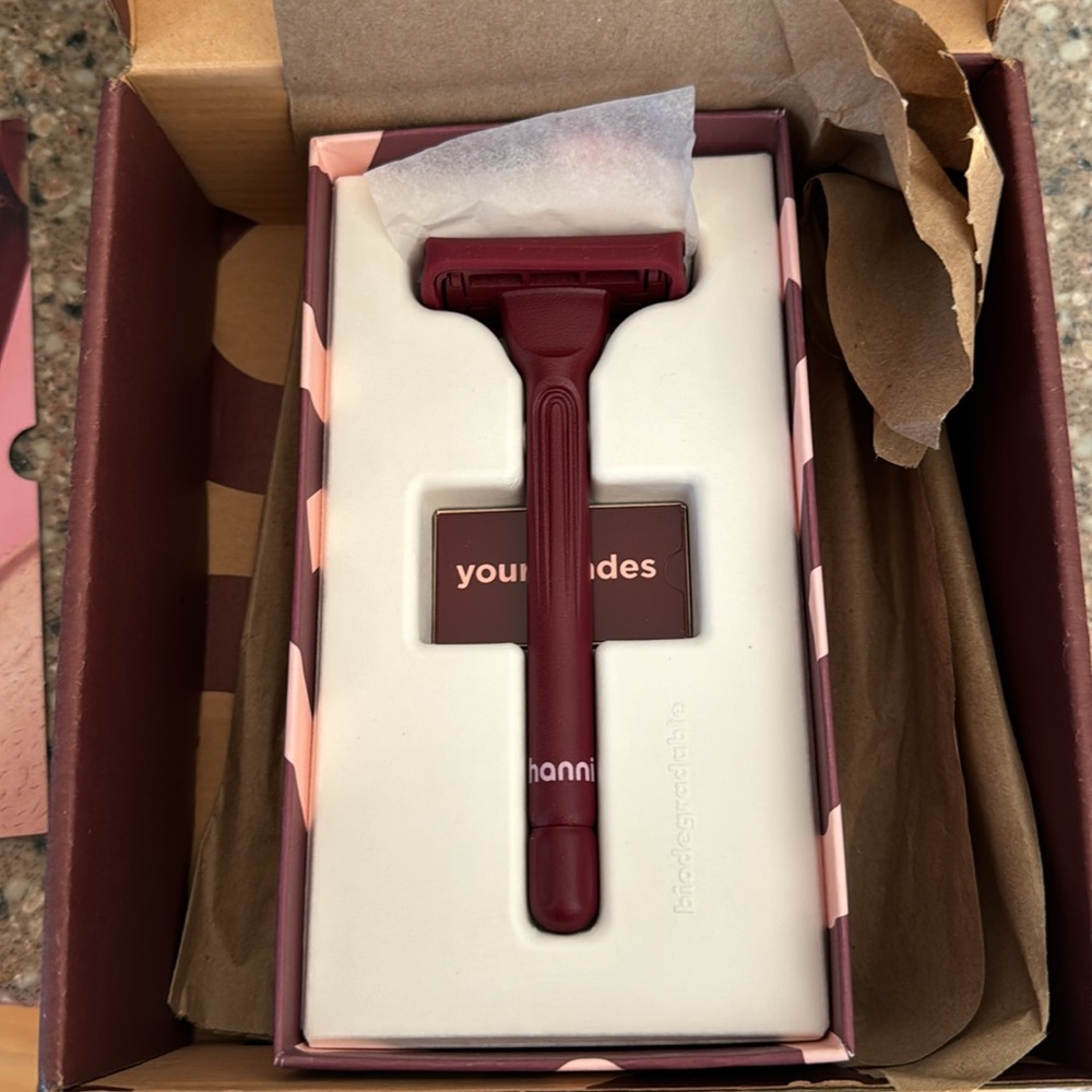 Hanni Razor (Brand New, in box)